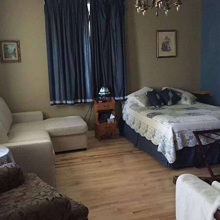 Gil Ann Bed & Breakfast Saint-André-Avellin Exterior foto
