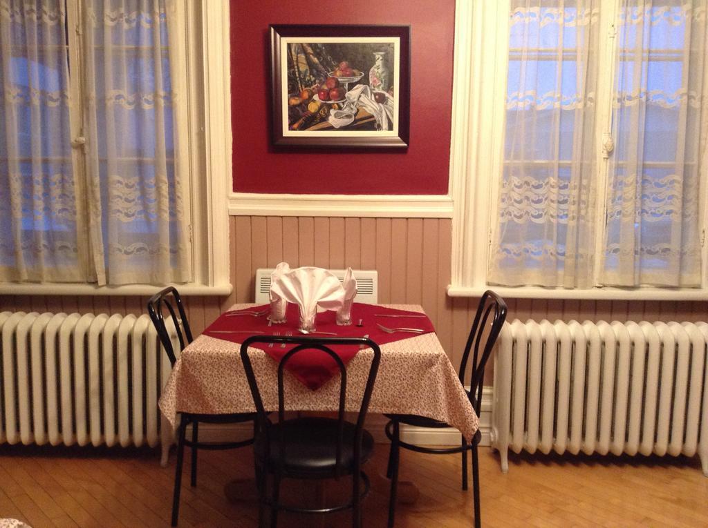 Gil Ann Bed & Breakfast Saint-André-Avellin Exterior foto
