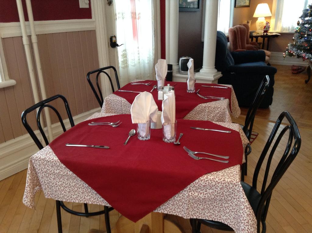 Gil Ann Bed & Breakfast Saint-André-Avellin Exterior foto