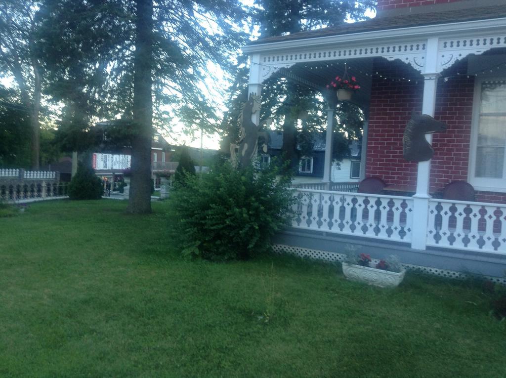 Gil Ann Bed & Breakfast Saint-André-Avellin Exterior foto