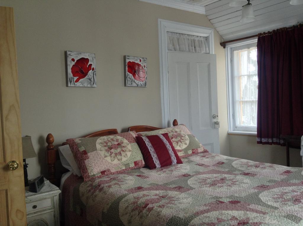 Gil Ann Bed & Breakfast Saint-André-Avellin Exterior foto