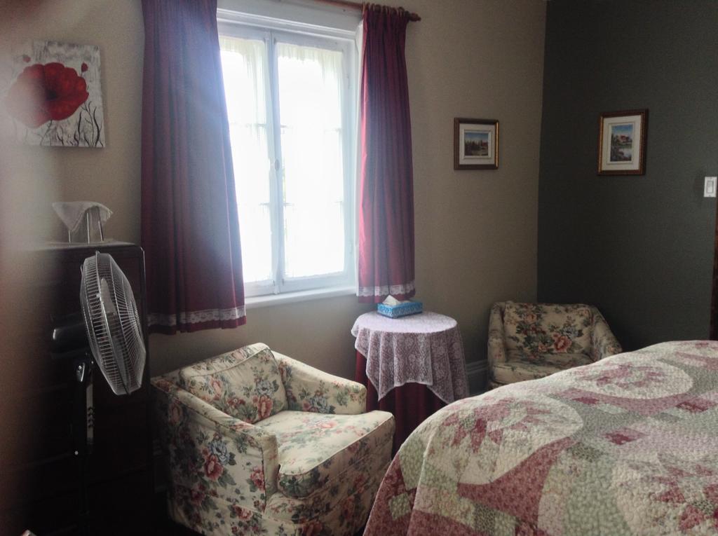 Gil Ann Bed & Breakfast Saint-André-Avellin Exterior foto