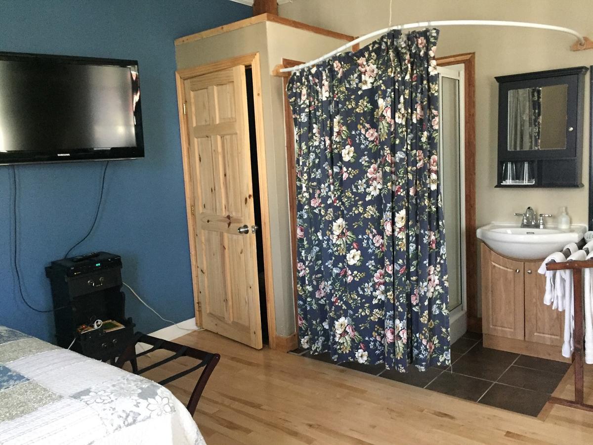 Gil Ann Bed & Breakfast Saint-André-Avellin Exterior foto